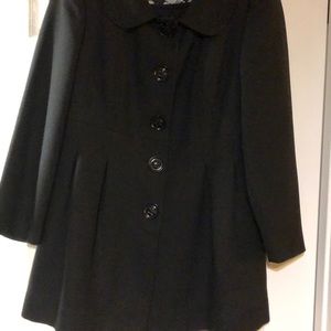 Ladies 2 piece suit.